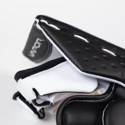 Bauer Vapor 2X Senior Goalie Blocker 21 Bauer Vapor 2X Senior Goalie Blocker -Bauer Official Store bauer blockers bauer vapor 2x senior goalie blocker 5427547406402