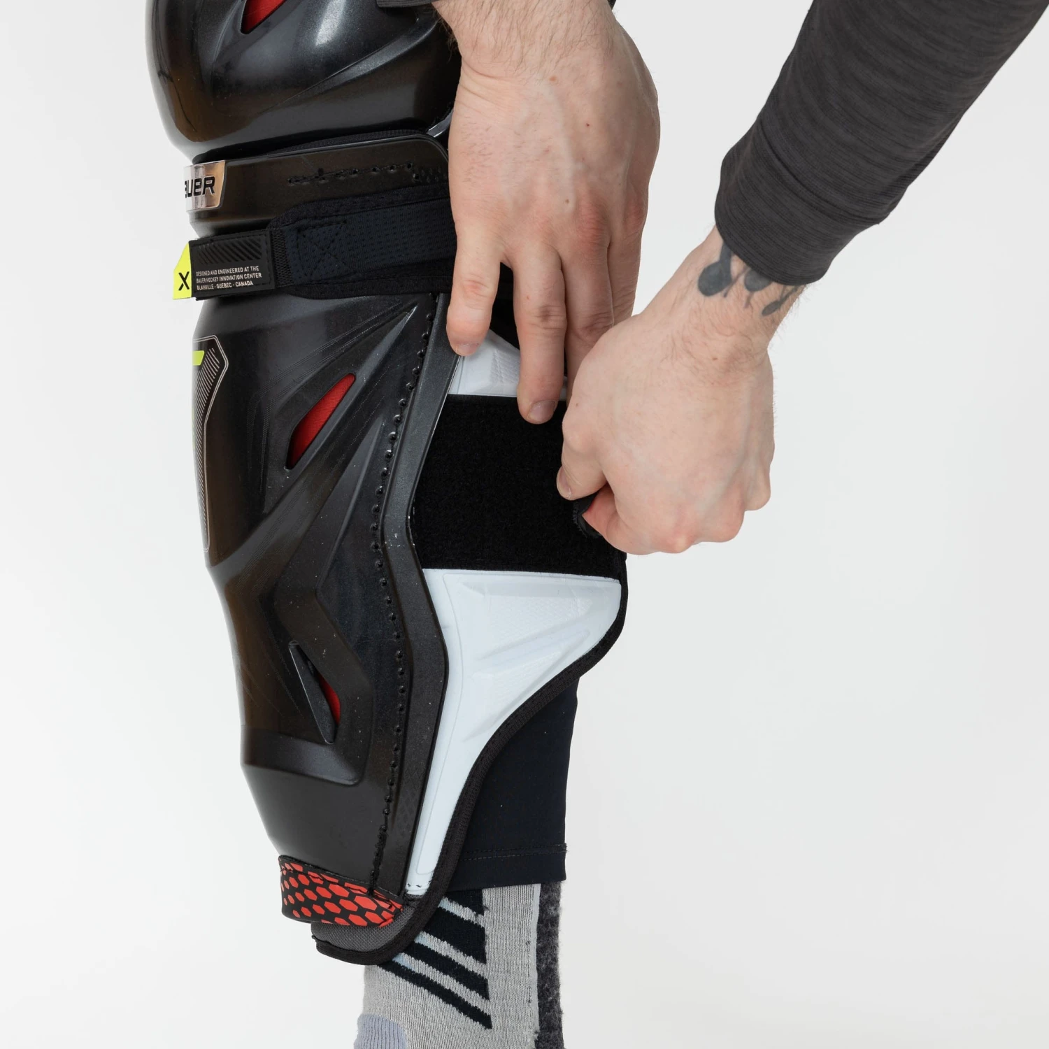 Bauer Vapor Hyperlite Intermediate Hockey Shin Guards 12 Bauer Vapor Hyperlite Intermediate Hockey Shin Guards - Image 10