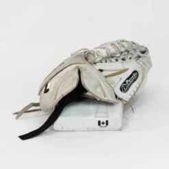 Brian's S Series Junior Goalie Catcher - Demo B -Bauer Official Store brian s catchers demo brian s s series junior goalie catcher demo b white regular 15169443430466