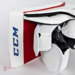CCM Extreme Flex E5.5 Senior Goalie Blocker -Bauer Official Store ccm blockers ccm extreme flex e5 5 senior goalie blocker 27988471119938