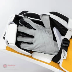 CCM Extreme Flex E5.9 Senior Goalie Blocker -Bauer Official Store ccm blockers ccm extreme flex e5 9 senior goalie blocker 27988477182018
