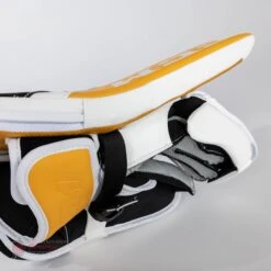 CCM Extreme Flex E5.9 Senior Goalie Blocker -Bauer Official Store ccm blockers ccm extreme flex e5 9 senior goalie blocker 30346948608066