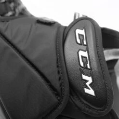 CCM Extreme Flex 5 Senior Goalie Catcher - 580 Break Angle -Bauer Official Store ccm catchers ccm extreme flex 5 senior goalie catcher 580 break angle 28808150417474