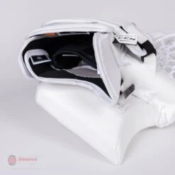 CCM Extreme Flex 5 Senior Goalie Catcher - 590 Break Angle -Bauer Official Store ccm catchers ccm extreme flex 5 senior goalie catcher 590 break angle white regular 28235111268418