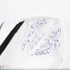 CCM Extreme Flex E4.5 Junior Goalie Catcher - Source Exclusive -Bauer Official Store ccm catchers ccm extreme flex e4 5 junior goalie catcher source exclusive 5323871682626