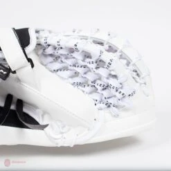 CCM Extreme Flex E4.5 Junior Goalie Catcher - Source Exclusive -Bauer Official Store ccm catchers ccm extreme flex e4 5 junior goalie catcher source exclusive 5323873157186