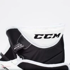 CCM Extreme Flex E4.9 Senior Goalie Catcher - Source Exclusive -Bauer Official Store ccm catchers ccm extreme flex e4 9 senior goalie catcher source exclusive 5323924996162