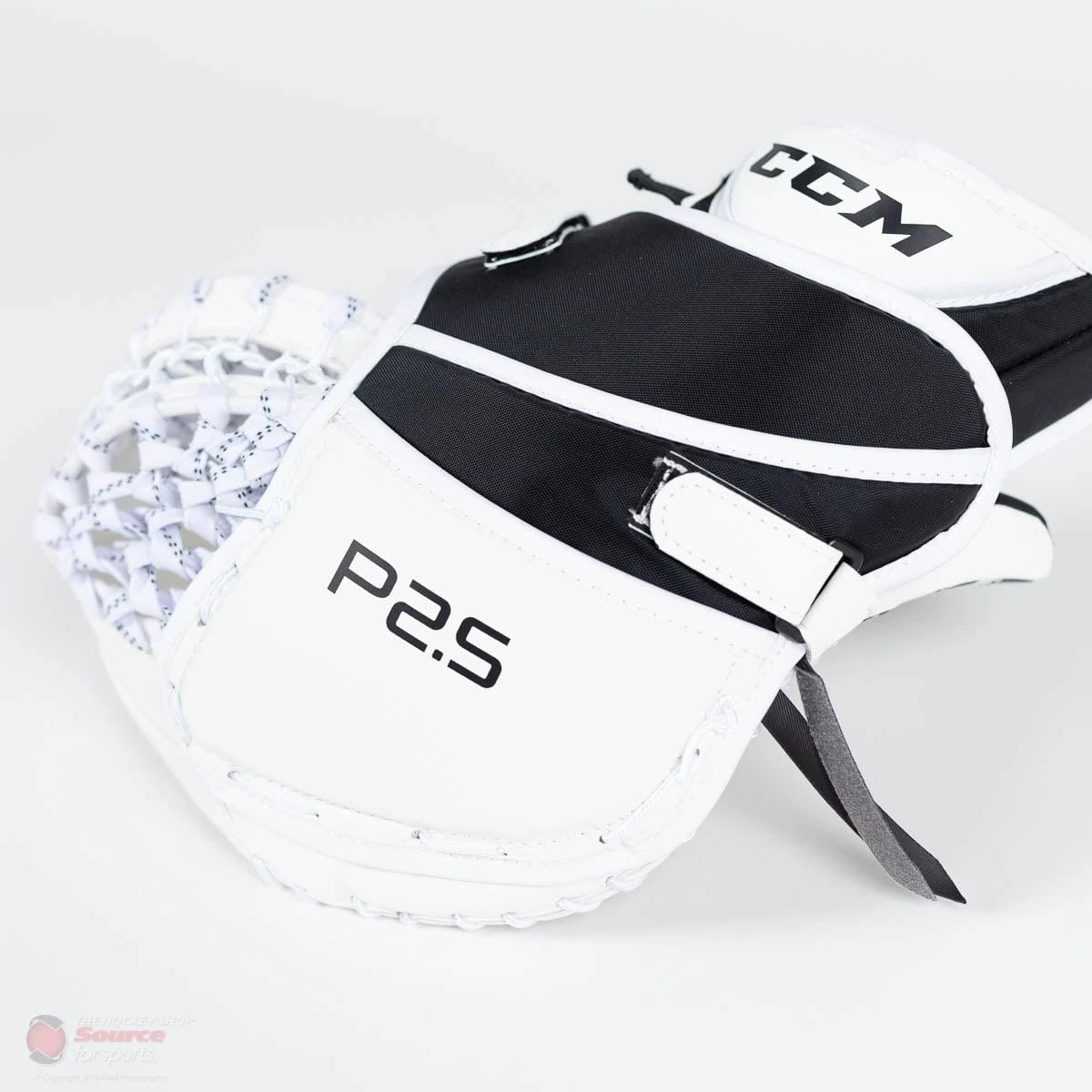 CCM Premier P2.5 Junior Goalie Catcher - Source Exclusive 4 CCM Premier P2.5 Junior Goalie Catcher - Source Exclusive - Image 2