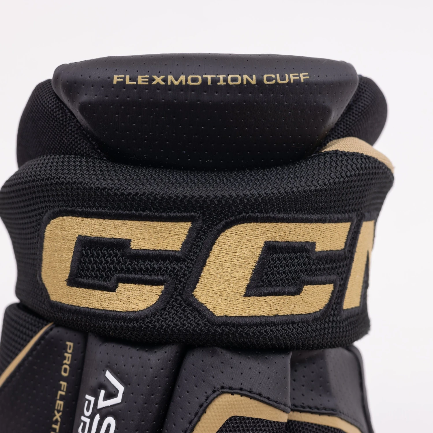 CCM Tacks AS-V Pro Junior Hockey Gloves 9 CCM Tacks AS-V Pro Junior Hockey Gloves - Image 7