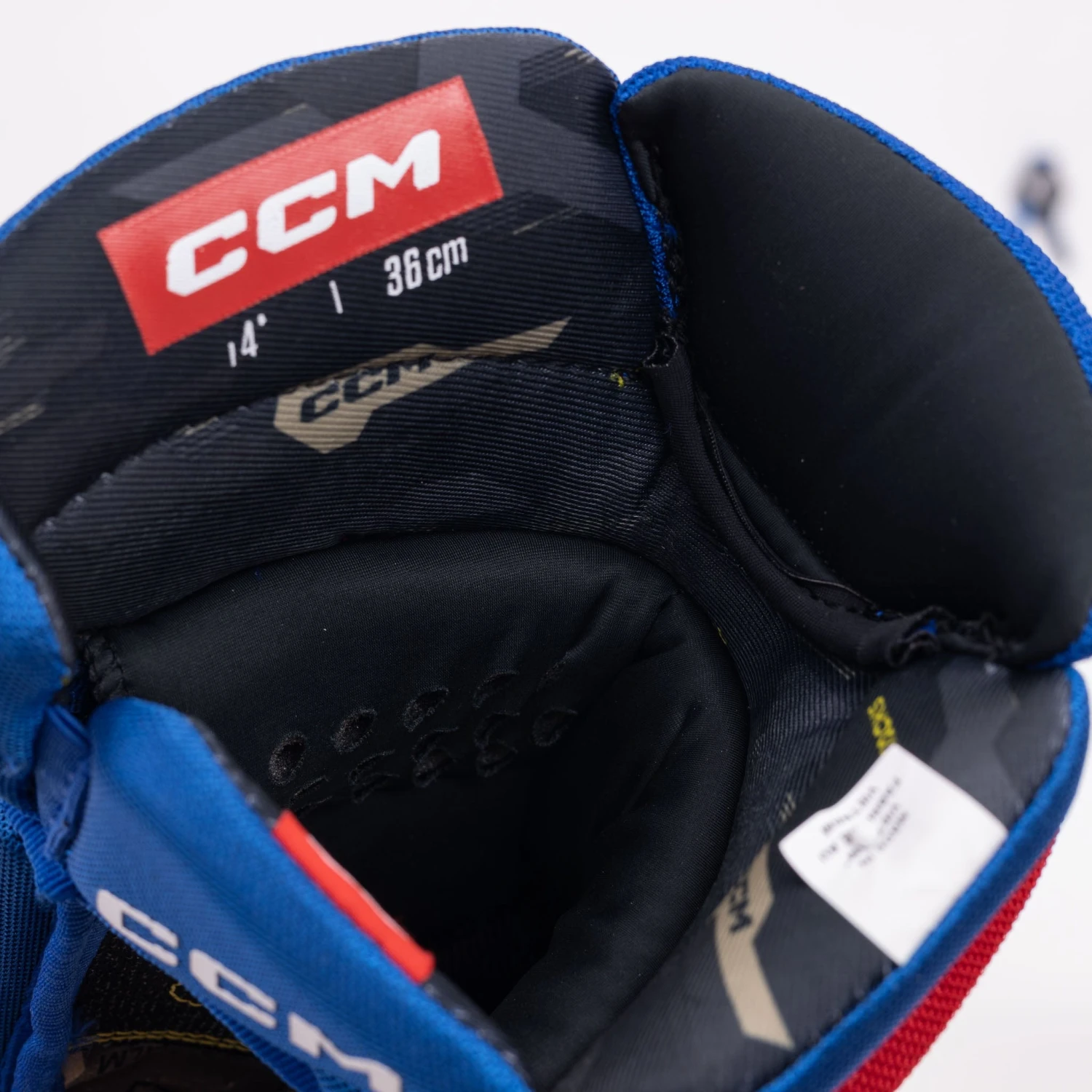 CCM Tacks AS-V Senior Hockey Gloves 9 CCM Tacks AS-V Senior Hockey Gloves - Image 7
