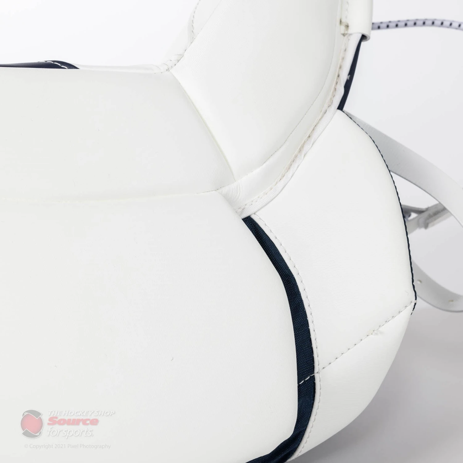 CCM Extreme Flex E5.9 Intermediate Goalie Leg Pads 11 CCM Extreme Flex E5.9 Intermediate Goalie Leg Pads - Image 9