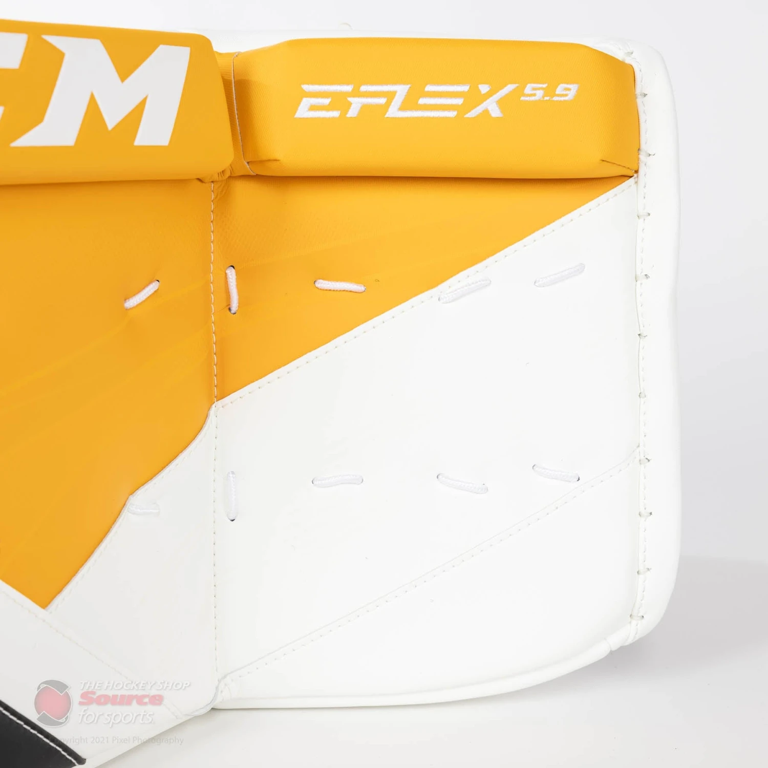 CCM Extreme Flex E5.9 Senior Goalie Leg Pads 8 CCM Extreme Flex E5.9 Senior Goalie Leg Pads - Image 6