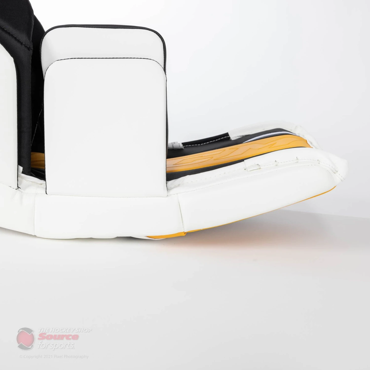 CCM Extreme Flex E5.9 Senior Goalie Leg Pads 12 CCM Extreme Flex E5.9 Senior Goalie Leg Pads - Image 10