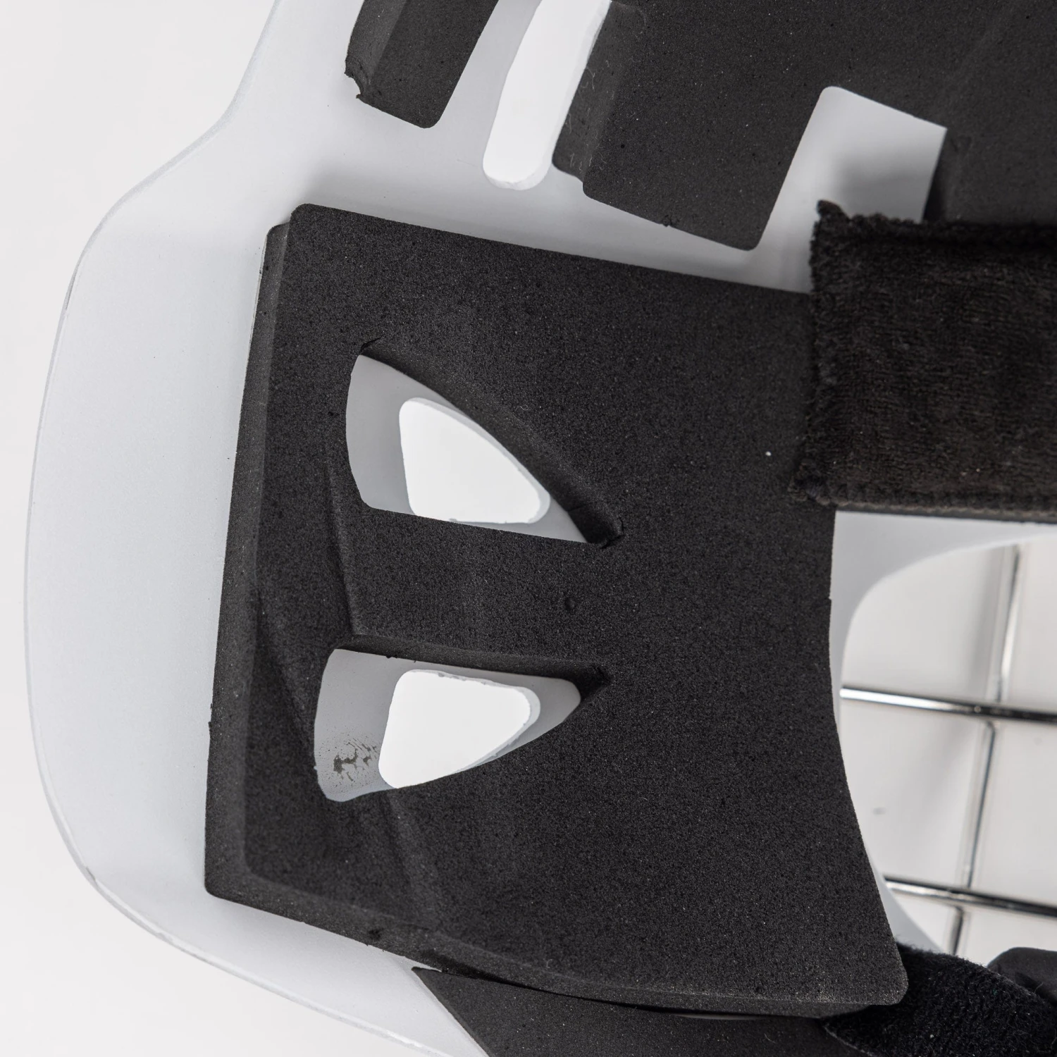 Victory V2 Junior Goalie Mask 13 Victory V2 Junior Goalie Mask - Image 11