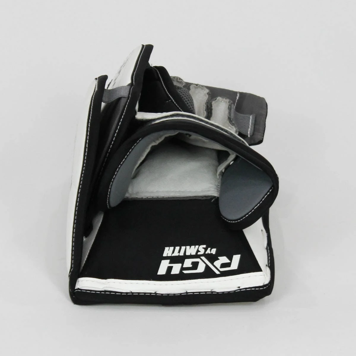 Warrior Ritual G4 Youth Goalie Blocker 5 Warrior Ritual G4 Youth Goalie Blocker - Image 3