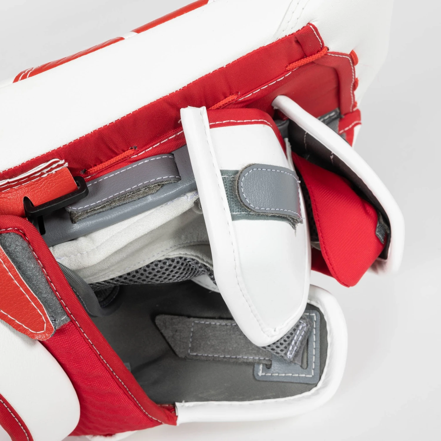 Warrior Ritual G6 E+ Intermediate Goalie Blocker 8 Warrior Ritual G6 E+ Intermediate Goalie Blocker - Image 6