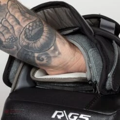 Warrior Ritual G5 Pro Senior Goalie Catcher 29 Warrior Ritual G5 Pro Senior Goalie Catcher -Bauer Official Store warrior catchers warrior ritual g5 pro senior goalie catcher 14051004842050